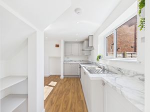 Kitchen- click for photo gallery